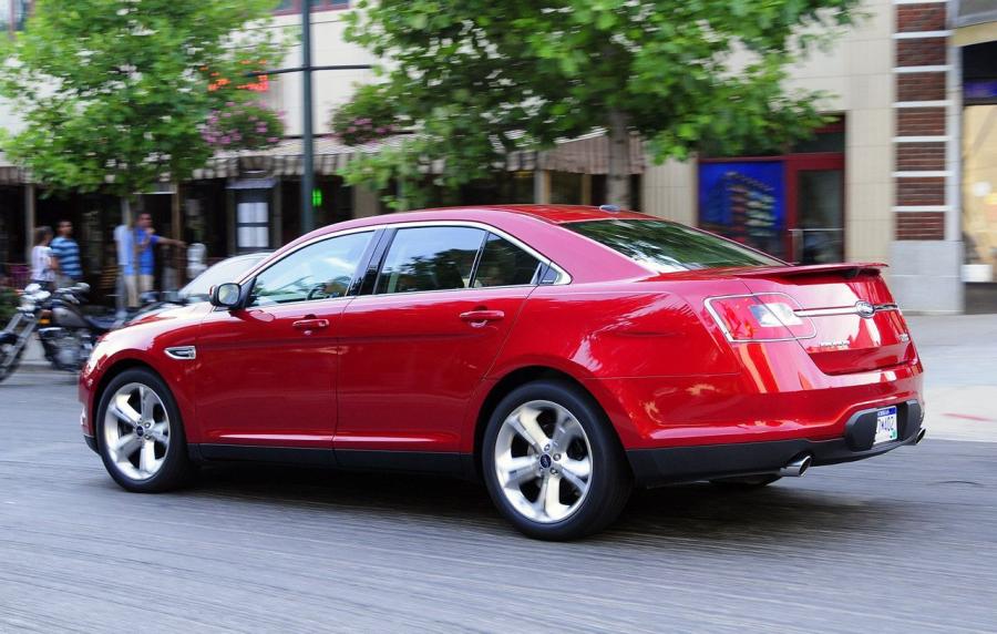  Ford Taurus SHO 2010 года  (фото 200 из 248)